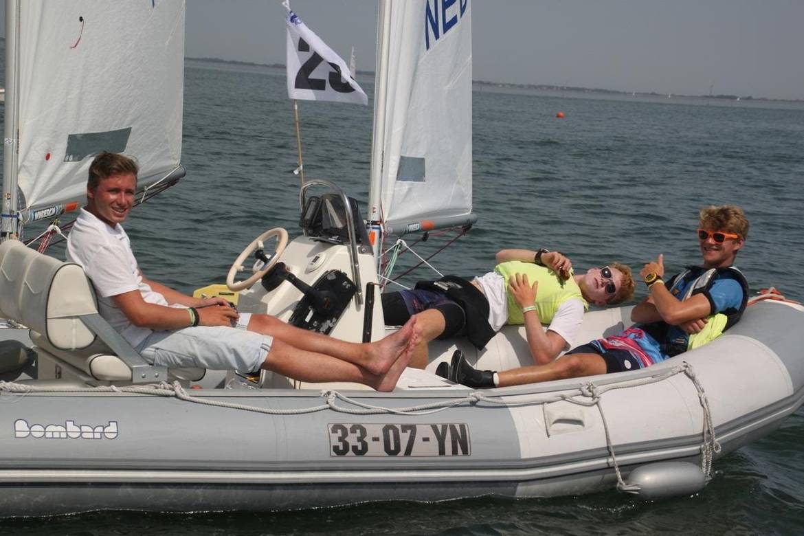 het-team-wacht-op-wind